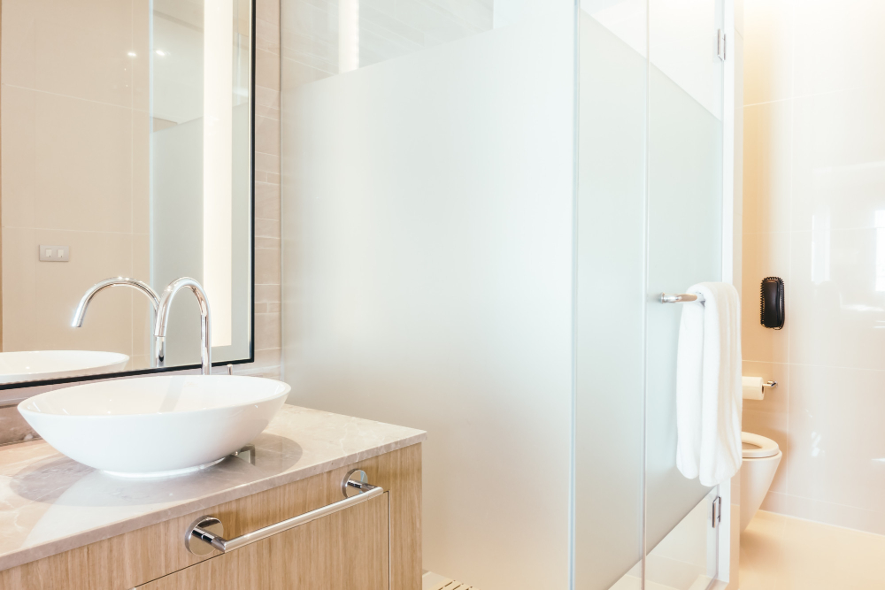 Installer une douche italienne en rénovation, de la visite technique au dernier joint 1 remplacer bainoire par une douche italienne
